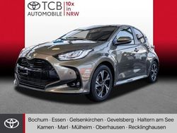 Grau Neu 2025 Toyota Yaris Hybrid Limousine | 27.489 € (Etwas zu teuer)