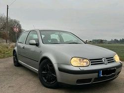 Grau Gebraucht 2002 VW Golf IV Kleinwagen | 1.199 € (Guter Preis)