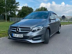 Grau Gebraucht 2015 Mercedes B200 Van / Kleinbus | 15.000 € (Etwas zu teuer)