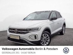 Pure white/schwarz Gebraucht 2024 VW T-Roc Style SUV | 26.455 € (Guter Preis)