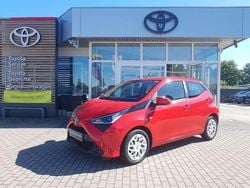 Vulcanorot Gebraucht 2021 Toyota Aygo X-play Kleinwagen | 12.690 € (Fairer Preis)