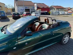 Grün Gebraucht 2003 Peugeot 206 CC Roland Garros Cabrio | 1.800 € (Etwas zu teuer)