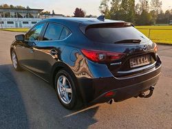 Blau Gebraucht 2015 Mazda 3 Limousine | 7.899 € (Guter Preis)