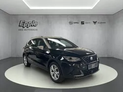 Mitternachtsschwarz Gebraucht 2024 Seat Arona FR SUV | 24.490 € (Fairer Preis)