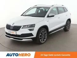 Bila moon moon white Gebraucht 2021 Skoda Karoq Scout 4x4 SUV | 27.790 €