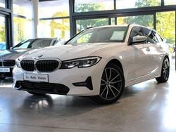 Weiß Gebraucht 2021 BMW 318 Sport Line Limousine | 20.700 € (Guter Preis)