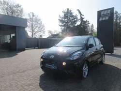 Schwarz Gebraucht 2023 Hyundai i10 Trend Kleinwagen | 16.700 € (Fairer Preis)