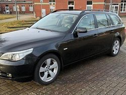 Schwarz Gebraucht 2006 BMW 530 Kombi | 2.550 €
