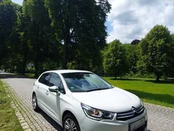 Weiß Gebraucht 2016 Citroën C4 PureTech Limousine | 5.850 € (Guter Preis)