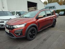 Braun Gebraucht 2023 Dacia Jogger Extreme Van / Kleinbus | 22.999 € (Fairer Preis)