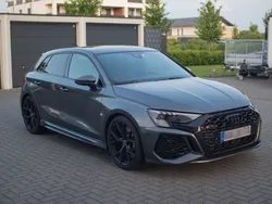 Grau Gebraucht 2022 Audi RS3 Ambiente Kleinwagen | 55.800 € (Fairer Preis)