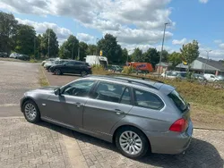 Grau Gebraucht 2009 BMW 318 Sport Line Kombi | 5.990 € (Fairer Preis)