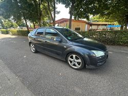 Schwarz Gebraucht 2006 Ford Focus Limousine | 1.399 €
