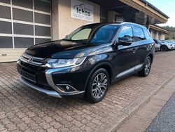 Schwarz Gebraucht 2016 Mitsubishi Outlander Diamant Edition SUV | 12.990 € (Fairer Preis)