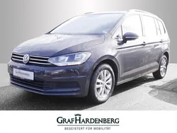 Grau Gebraucht 2018 VW Touran Comfortline Van / Kleinbus | 19.444 € (Fairer Preis)
