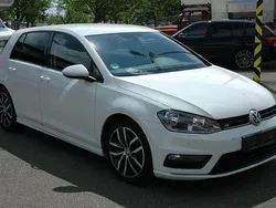 Weiß Gebraucht 2015 VW Golf VII R-line BlueMotion Limousine | 13.600 € (Fairer Preis)