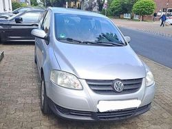 Grau Gebraucht 2005 VW Fox Kleinwagen | 2.500 € (Teuer)