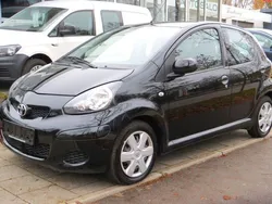 Midnight black Gebraucht 2011 Toyota Aygo Cool Kleinwagen | 7.999 € (Etwas zu teuer)
