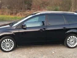 Schwarz Gebraucht 2011 Ford Focus Titanium Kombi | 4.500 €