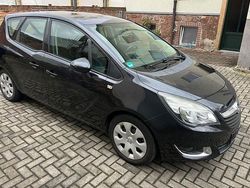 Schwarz Gebraucht 2015 Opel Meriva Edition Van / Kleinbus | 5.999 € (Fairer Preis)