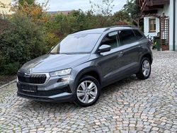 Graphitegrau metallic Gebraucht 2024 Skoda Karoq SUV | 29.550 € (Superpreis)