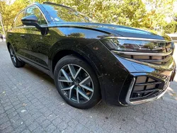 Braun Gebraucht 2025 VW Touareg R-line SUV | 78.500 € (Teuer)