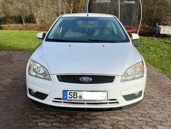 Weiß Gebraucht 2007 Ford Focus Style Limousine | 850 € (Superpreis)