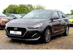 Grau Gebraucht 2018 Hyundai i30 Premium Kombi | 15.950 € (Fairer Preis)