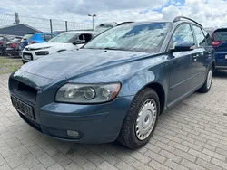Blau Gebraucht 2005 Volvo V50 Momentum Kombi | 1.990 € (Fairer Preis)