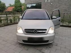 Silber Gebraucht 2004 Opel Meriva Van / Kleinbus | 1.990 € (Etwas zu teuer)