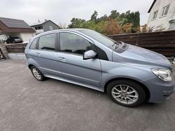 Blau Gebraucht 2009 Mercedes B200 Van / Kleinbus | 6.400 € (Fairer Preis)