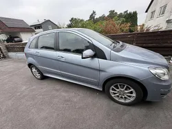 Blau Gebraucht 2009 Mercedes B200 Van / Kleinbus | 7.000 € (Fairer Preis)