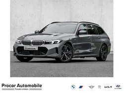 Grau Gebraucht 2024 BMW 330 M Sport Kombi | 41.890 € (Superpreis)