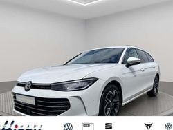Weiß Gebraucht 2024 VW Passat Elegance Kombi | 41.552 € (Fairer Preis)