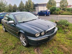 Grün Gebraucht 2002 Jaguar X-type Limousine | 1.500 € (Fairer Preis)