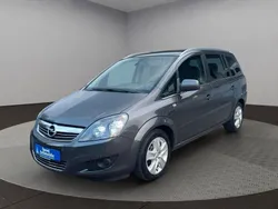 Grau Gebraucht 2011 Opel Zafira Design Edition Van / Kleinbus | 5.290 € (Fairer Preis)