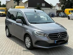 Grau Gebraucht 2022 Mercedes T180 Van / Kleinbus | 17.888 €