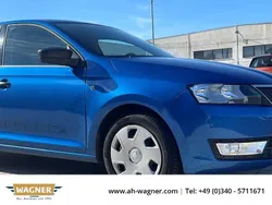 Raceblau metallic (metallic) Gebraucht 2015 Skoda Rapid Cool Edition Limousine | 6.599 € (Superpreis)