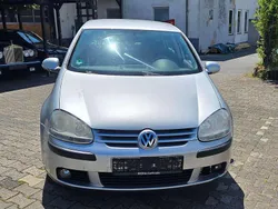Reflex silver metallic (8e) Gebraucht 2005 VW Golf IV Trendline Kleinwagen | 2.790 € (Fairer Preis)