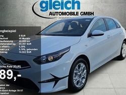 Weiß Gebraucht 2024 Kia Ceed Vision Kleinwagen | 20.790 € (Guter Preis)