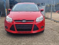 Rot Gebraucht 2011 Ford Focus Kombi | 3.250 € (Etwas zu teuer)