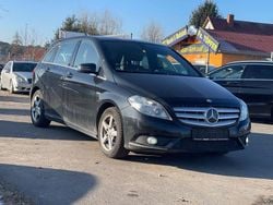 Schwarz Gebraucht 2012 Mercedes B180 Edition 1 Van / Kleinbus | 9.900 € (Teuer)