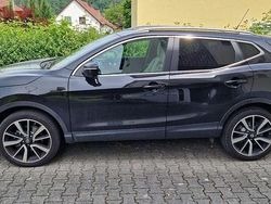 Schwarz Gebraucht 2014 Nissan Qashqai Tekna SUV | 9.500 € (Etwas zu teuer)