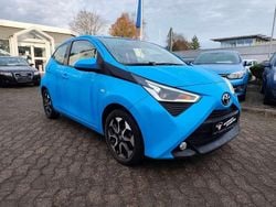 Cyan metallic Gebraucht 2019 Toyota Aygo X-play Kleinwagen | 10.650 € (Fairer Preis)