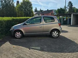 Silber Gebraucht 2005 Toyota Yaris Kleinwagen | 1.700 € (Etwas zu teuer)