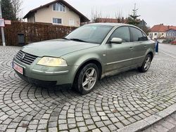 Grau Gebraucht 2001 VW Passat Limousine | 1.999 € (Guter Preis)
