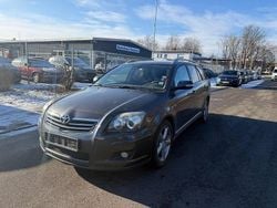 Grau Gebraucht 2006 Toyota Avensis Executive Kombi | 2.499 € (Fairer Preis)