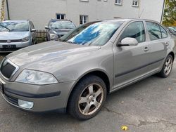 Beige Gebraucht 2008 Skoda Octavia Ambiente Limousine | 2.400 € (Guter Preis)