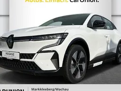 Weiß Gebraucht 2024 Renault Mégane Komfort Limousine | 33.995 € (Fairer Preis)