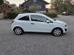 Weiß Gebraucht 2011 Opel Corsa Kleinwagen | 2.199 €
